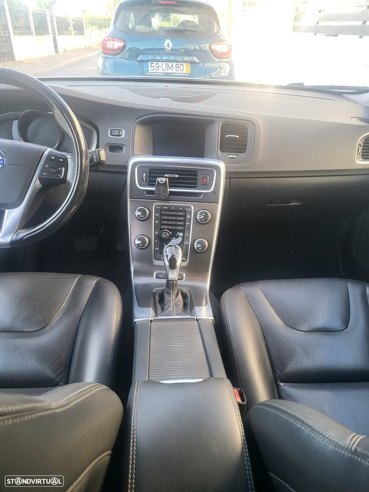 Volvo V60 D5 Geartronic Summum - 14