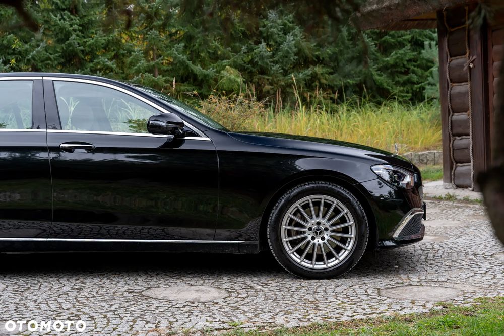 Mercedes-Benz Klasa E 220 d 4-Matic 9G-TRONIC - 17