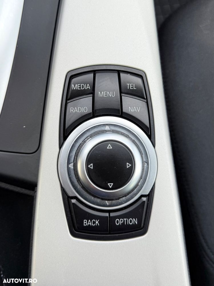 BMW Seria 3 320d Touring xDrive Aut. - 23