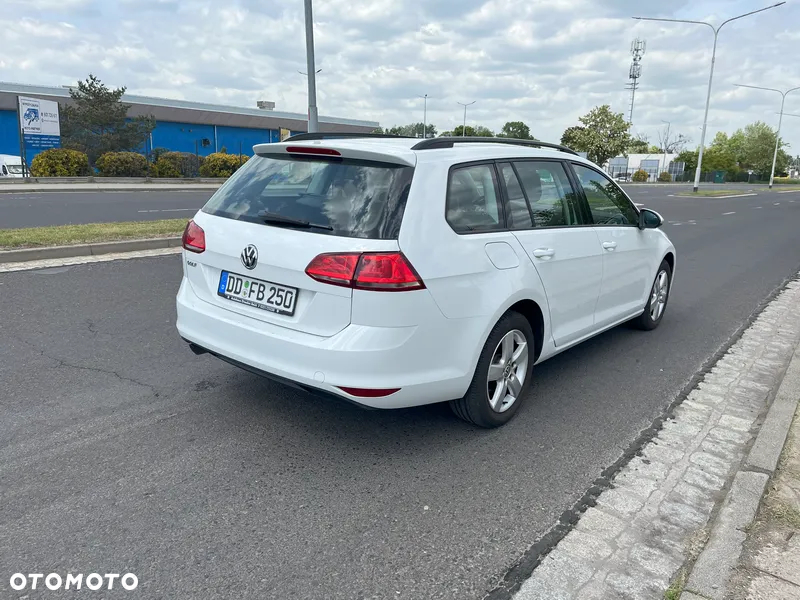 Volkswagen Golf - 3