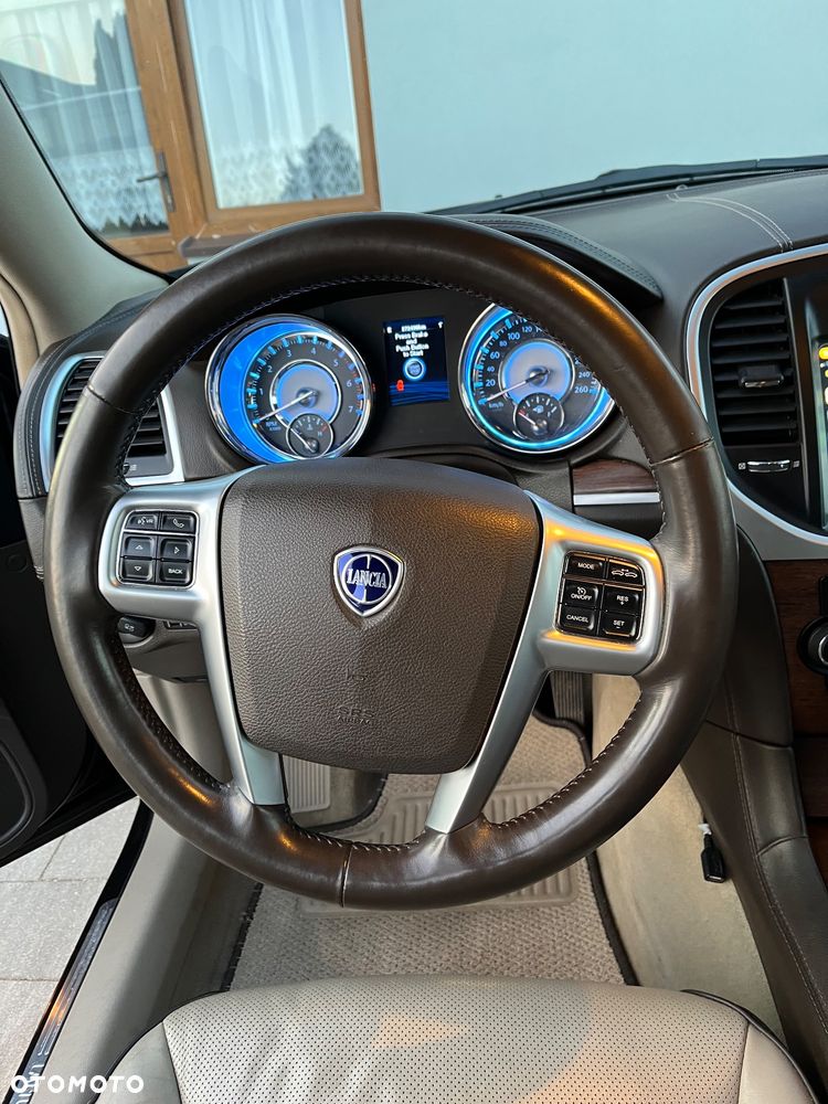 Lancia Thema 3.0CRD Executive - 13