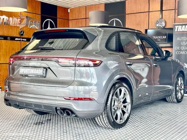 Porsche Cayenne Platinum Edition - 18