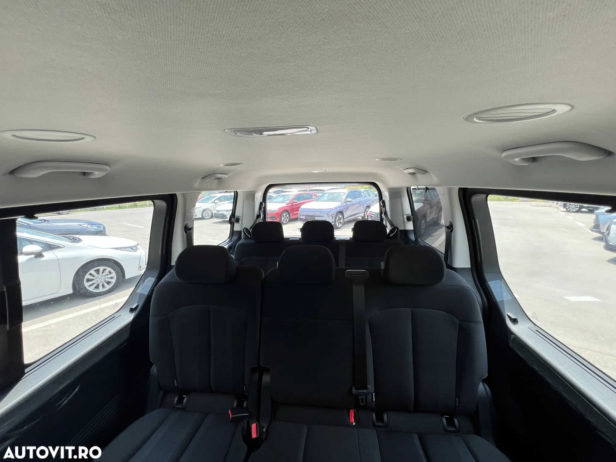 Hyundai STARIA - 38