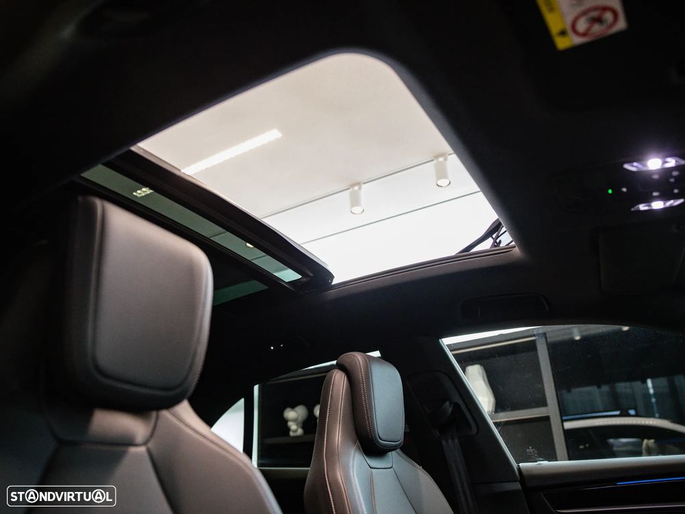 Porsche Macan Electric - 38