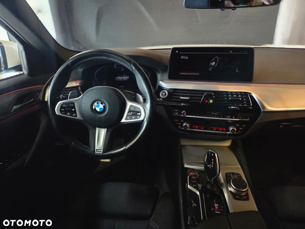BMW Seria 5 520d xDrive M Sport Edition - 11