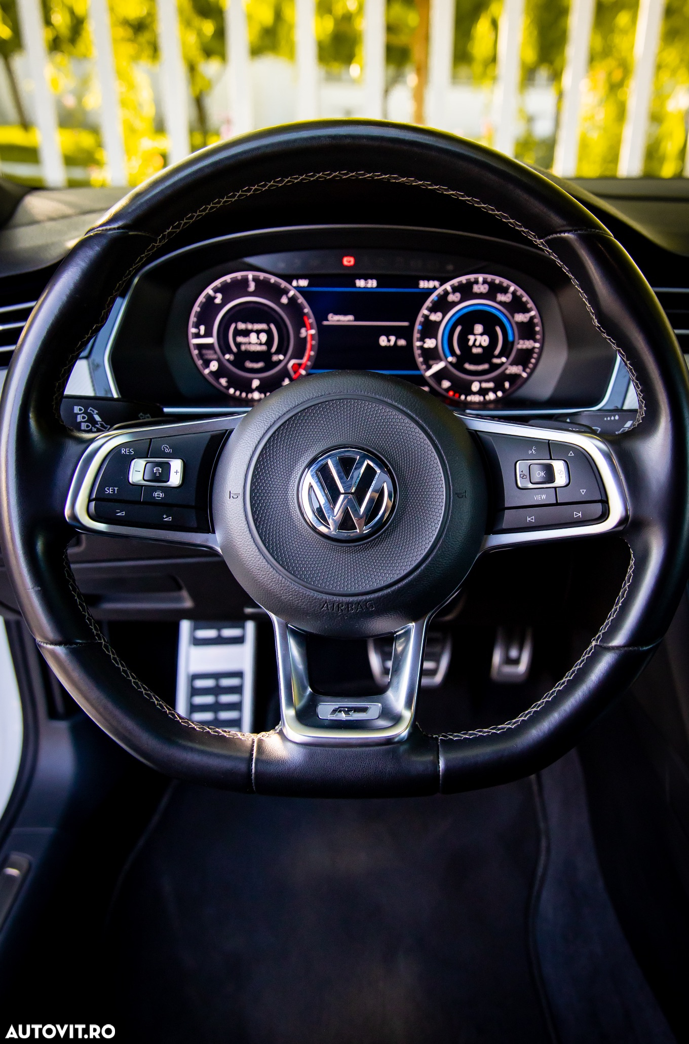 Volkswagen ARTEON 2.0 TDI DSG 4Motion R-Line - 24
