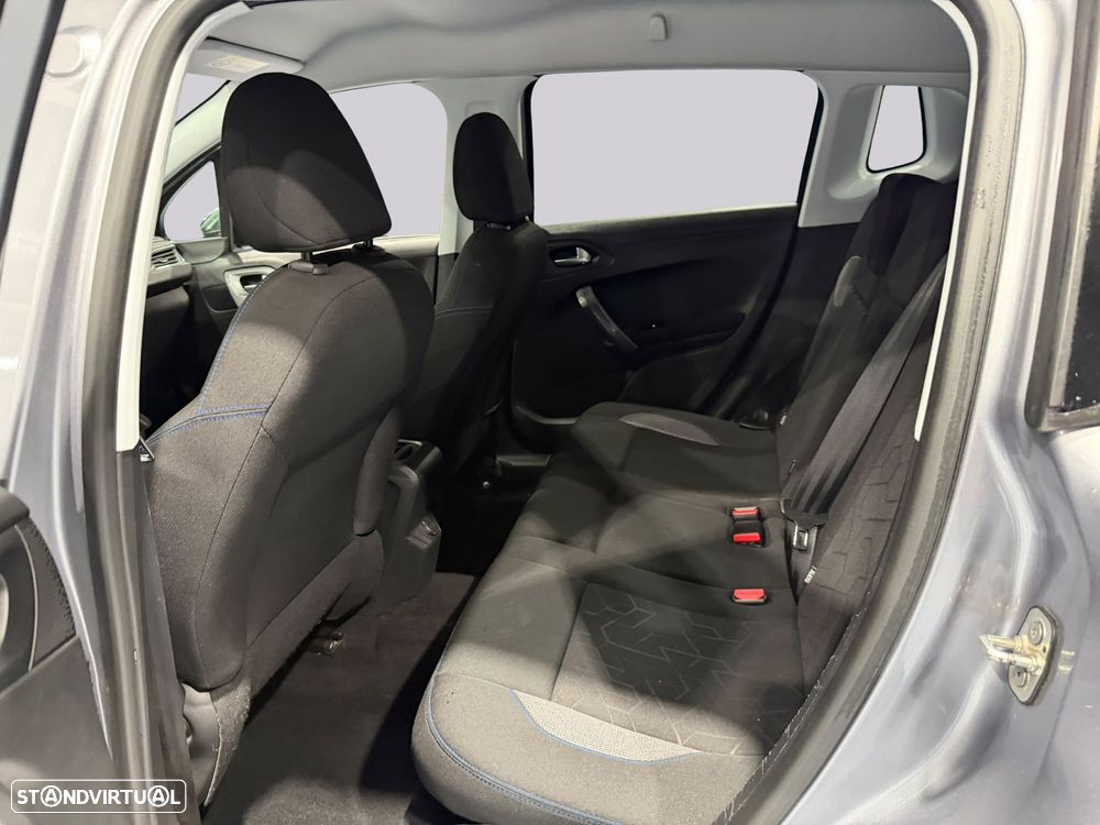 Peugeot 2008 - 14