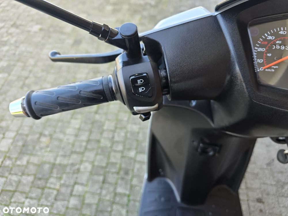 Peugeot Kisbee - 9