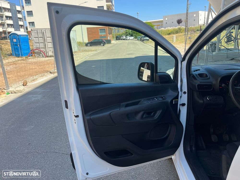 Opel Combo 1.5 102cv 3 LUGARES - LONGA - AC - IVA DEDUTÍVEL - 20