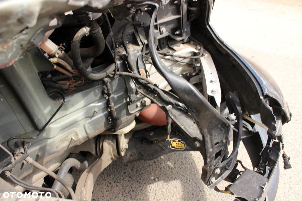 Mercedes-Benz Klasa E 250 CDI DPF BlueEFFICIENCY Automatik Avantgarde - 23