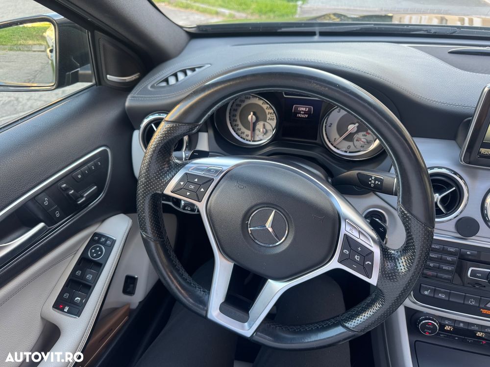 Mercedes-Benz GLA - 16