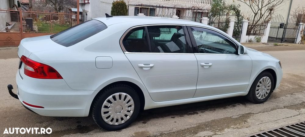 Skoda Superb 2.0 TDI DSG Elegance - 13