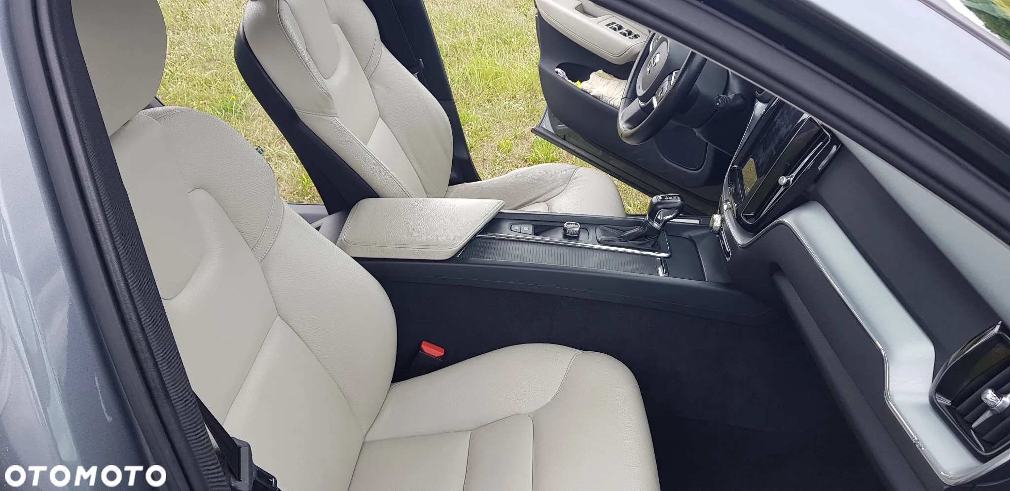 Volvo XC 60 D5 AWD Geartronic Momentum - 2