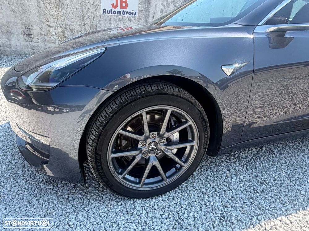 Tesla Model 3 Long-Range Dual Motor AWD — fotografia 7