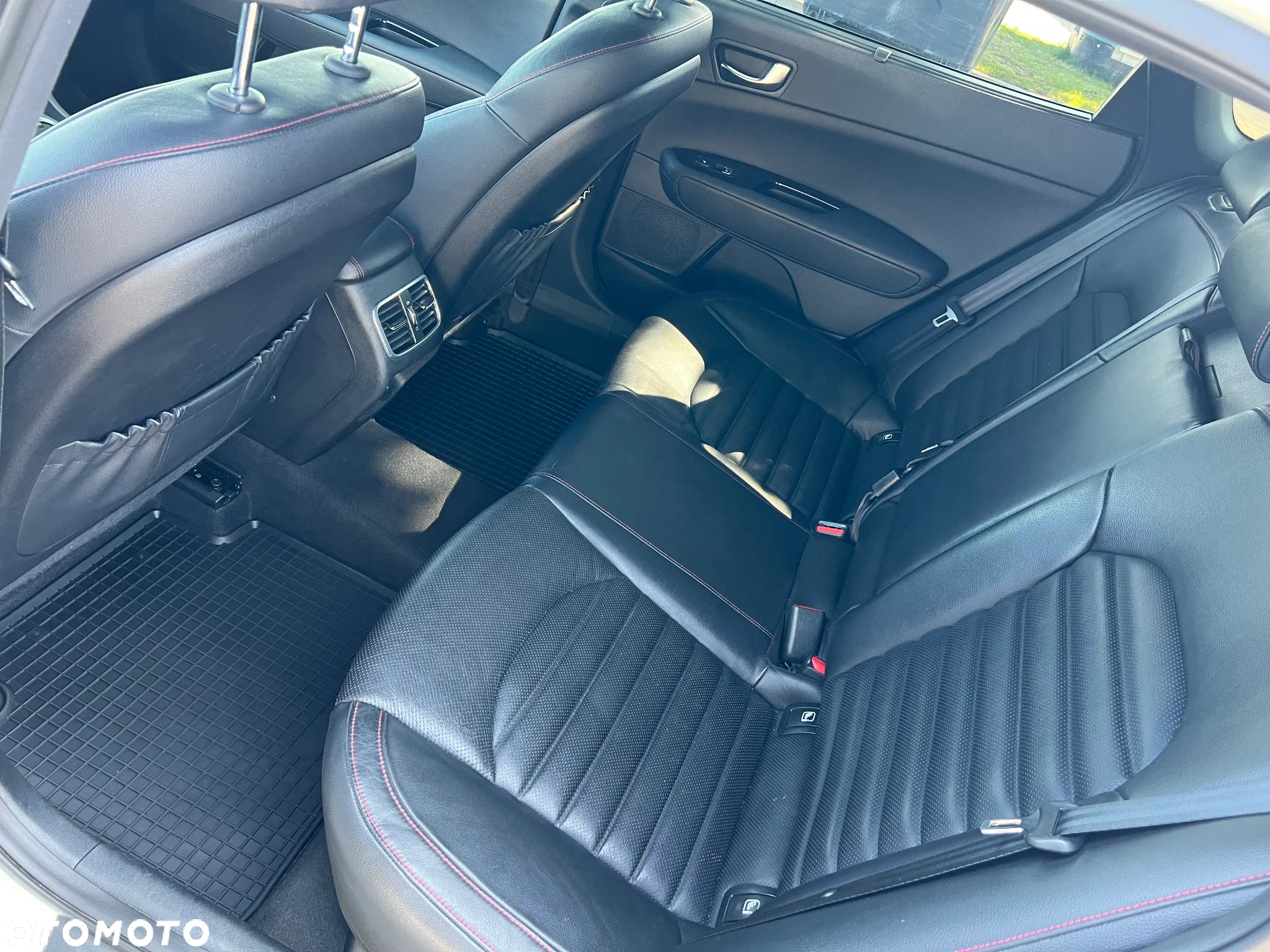 Kia Optima 2.0 T-GDI GT - 11
