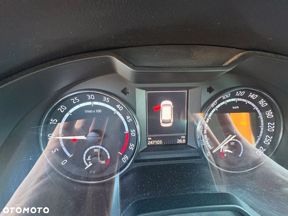 Skoda Octavia 2.0 TDI DSG RS - 16