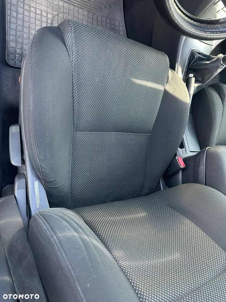 Toyota Avensis 2.0 D-4D Sol - 16
