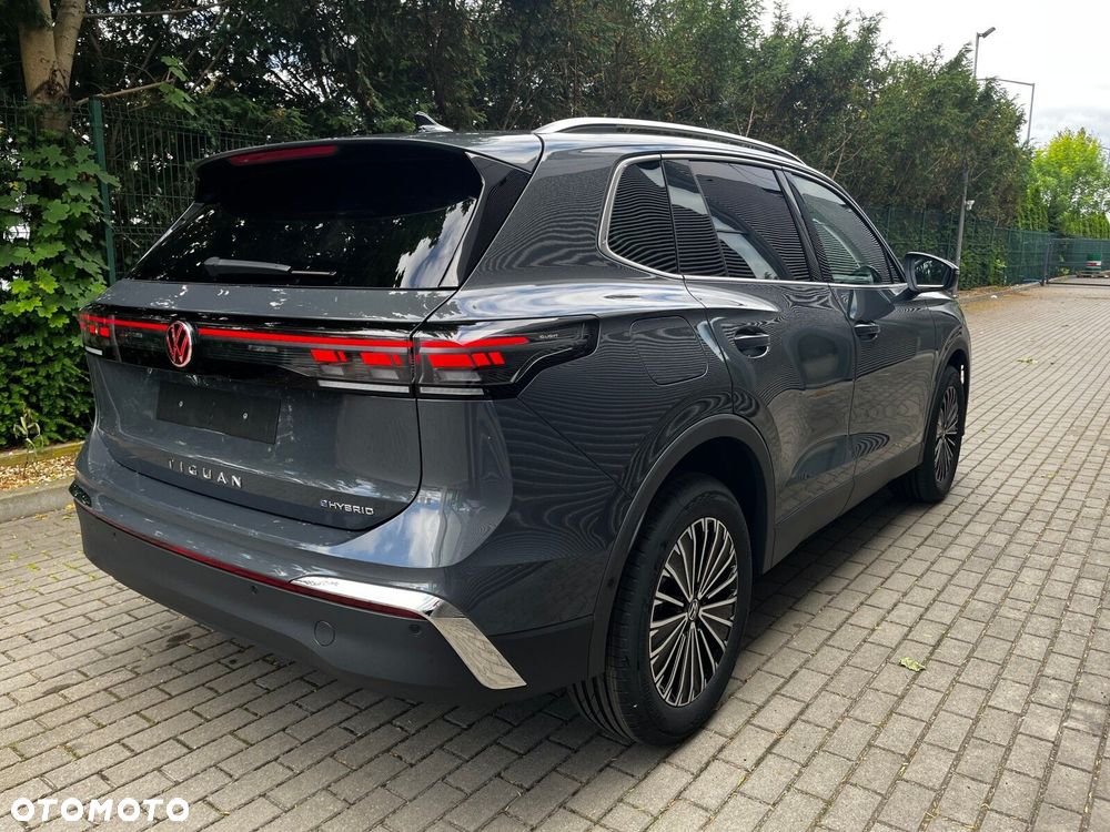 Volkswagen Tiguan - 10