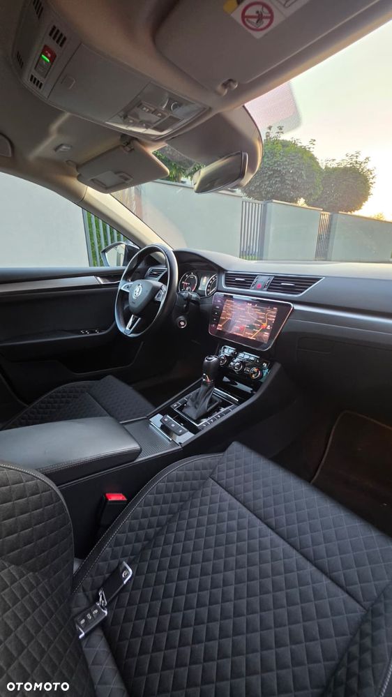 Skoda Superb 2.0 TDI DSG Premium Edition - 20