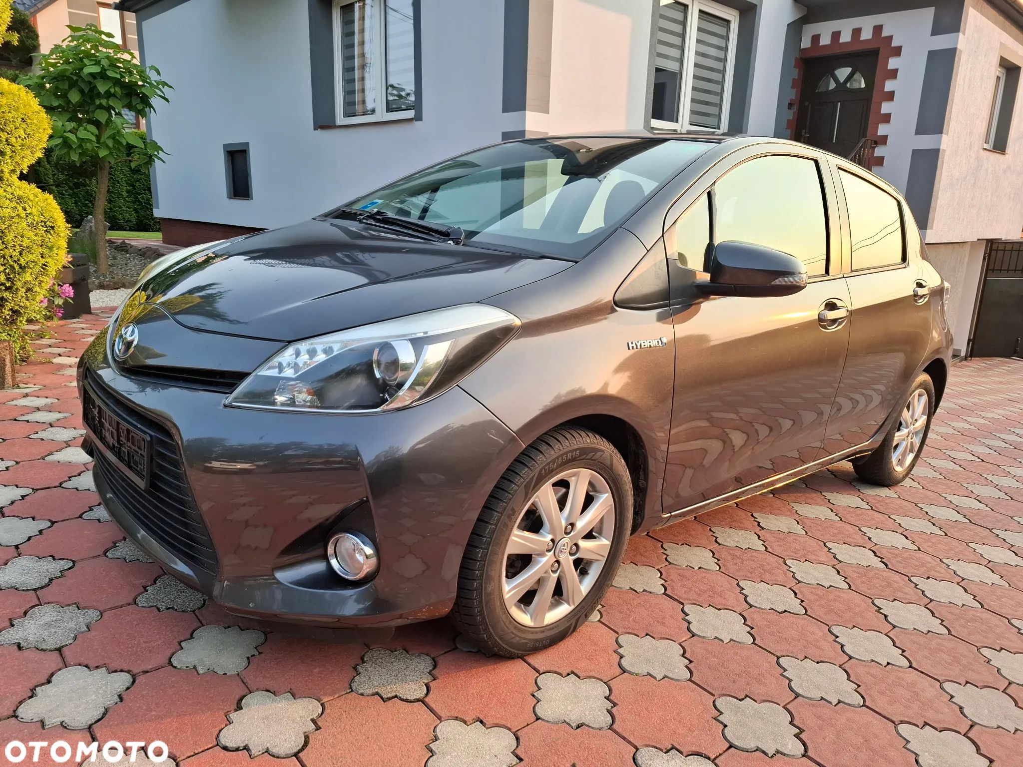 Toyota Yaris Hybrid 1.5 VVT-i Comfort - 1