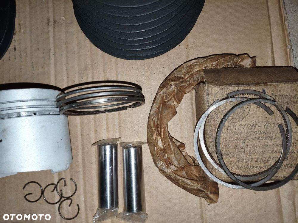 Oryginalne cylindry k750 po szlifie z nowymi tłokami 79.4 - 11