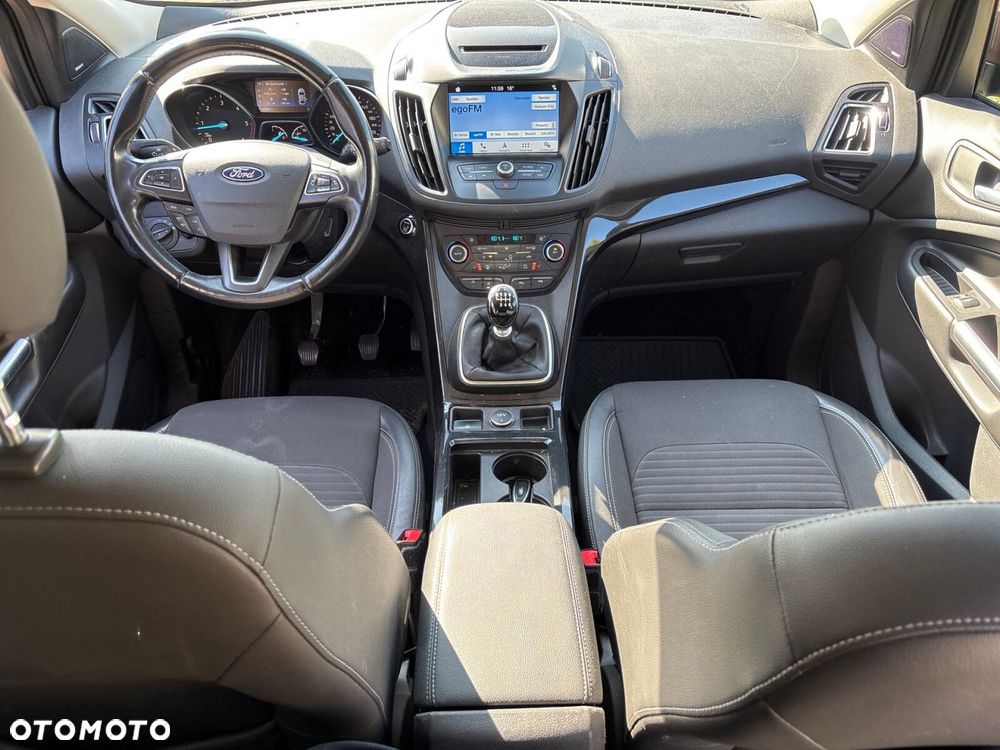 Ford Kuga - 36