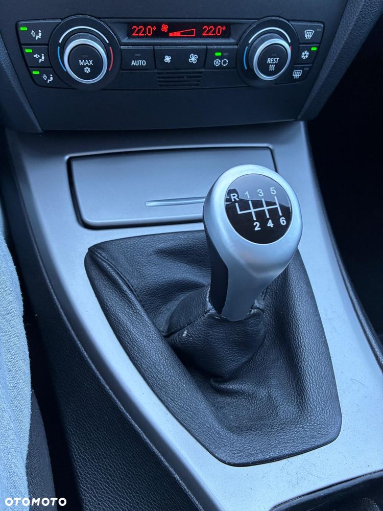 BMW Seria 3 318d - 15