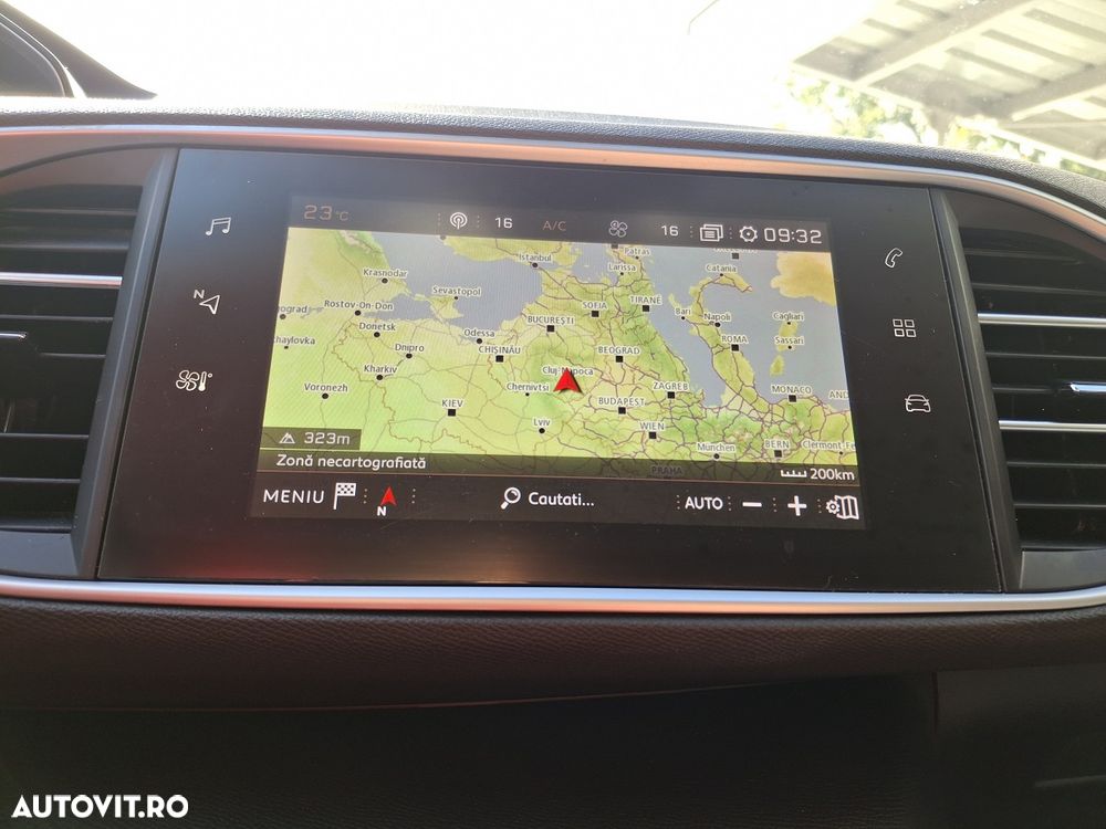Peugeot 308 1.2 L PureTech Turbo S&S EAT8 Allure Pack - 13