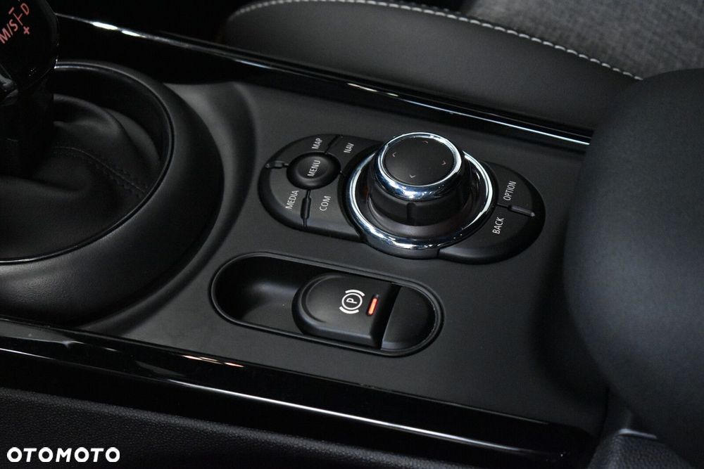 MINI Clubman - 16