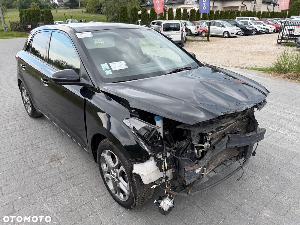 Hyundai i20 blue 1.2 Pure - 6