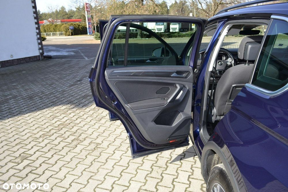 Volkswagen Tiguan - 36