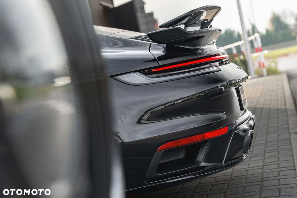 Porsche 911 Turbo S - 16