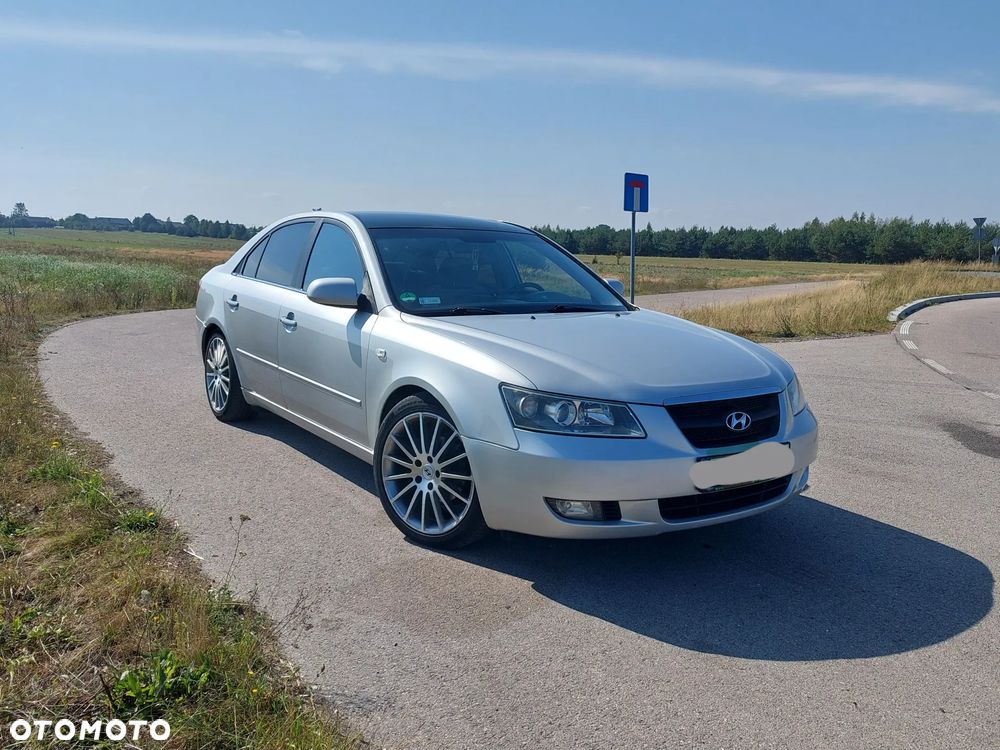Hyundai Sonata - 1