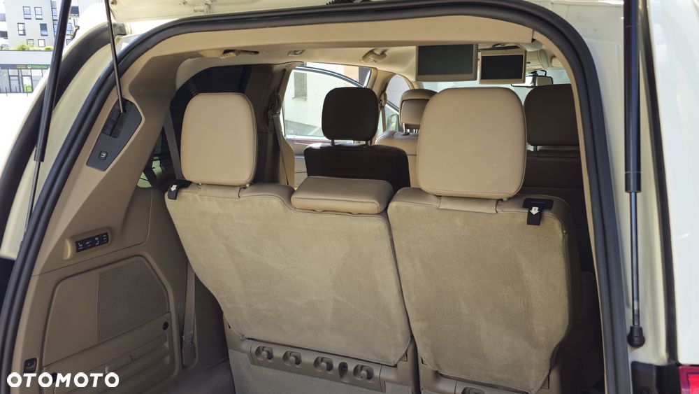 Chrysler Town & Country 3.6 Limited - 11