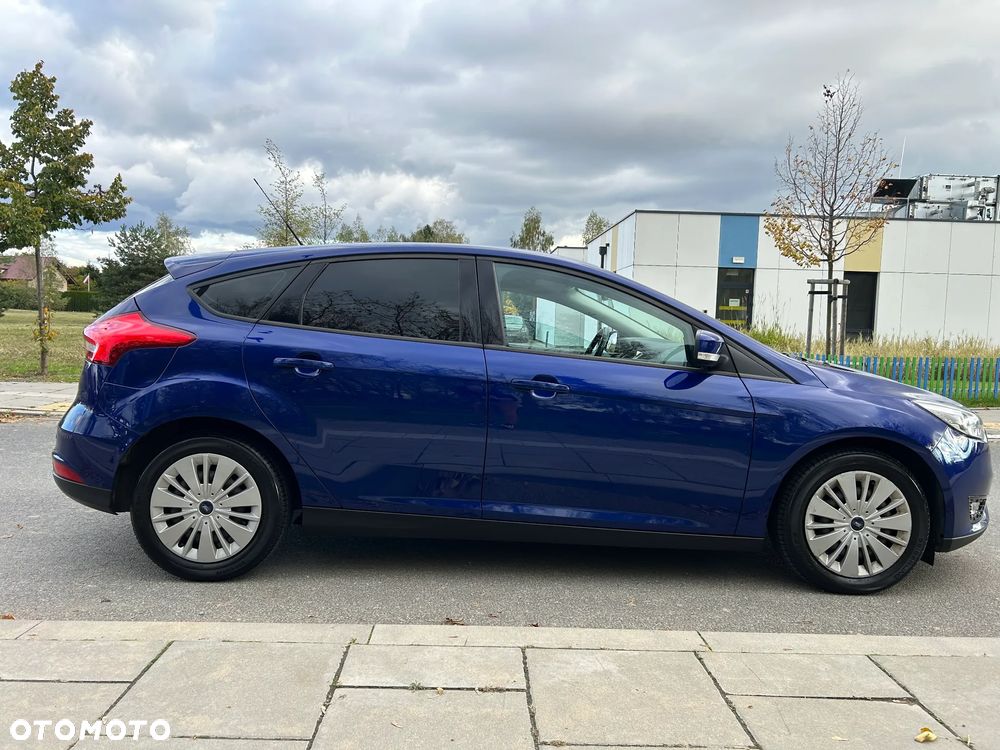 Ford Focus 1.6 Trend - 33
