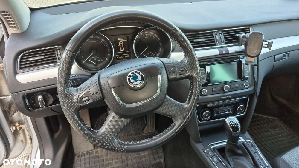 Skoda Superb 2.0 TDI Ambition - 15