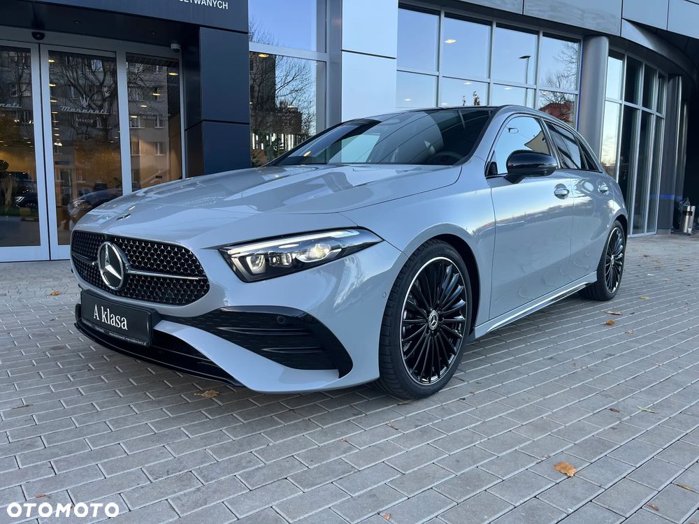 Mercedes-Benz Klasa A 220 4-Matic AMG Line 8G-DCT - 3