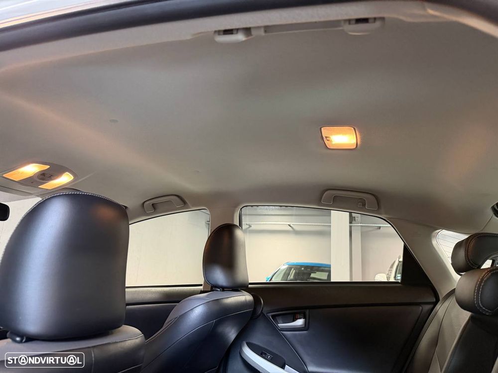 Toyota Prius 1.8 Premium P.Navi+Pele - 37