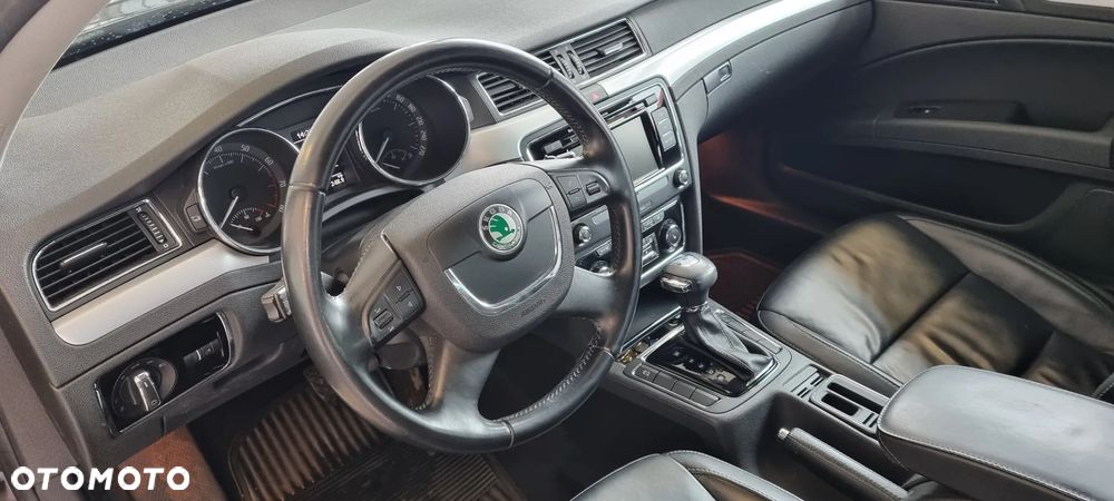 Skoda Superb 2.0 TSI Ambition DSG - 10