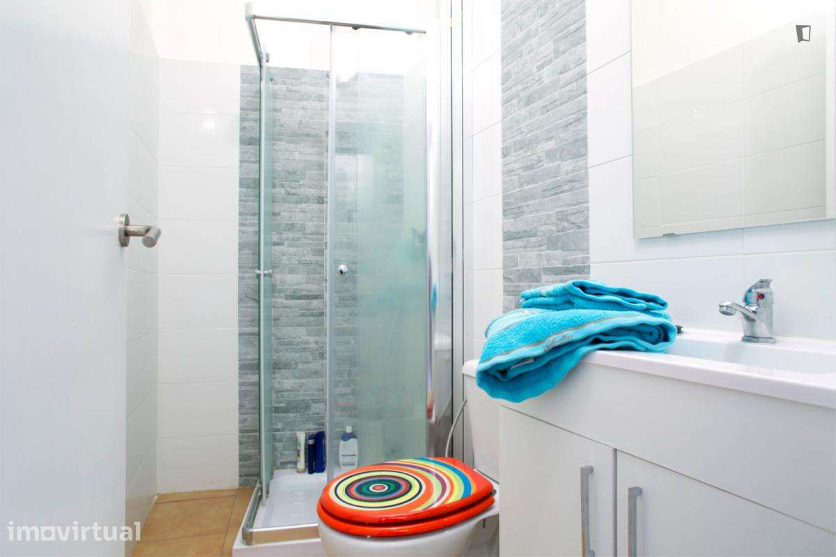 Quarto - localizado em Alcântara Lisbon - Grande imagem: 2/20