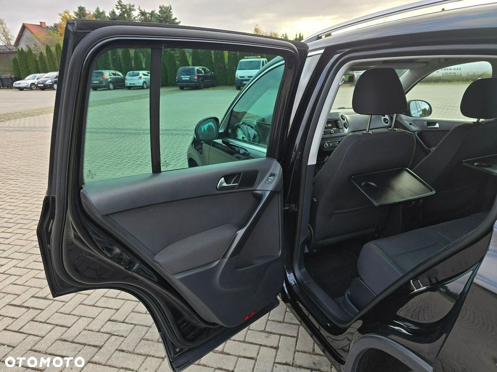 Volkswagen Tiguan - 16