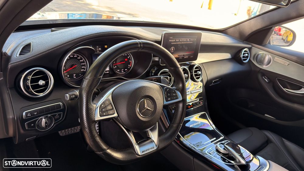 Mercedes-Benz C 63 AMG - 12