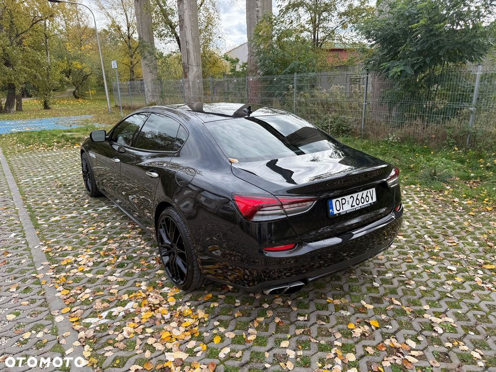 Maserati Quattroporte - 8