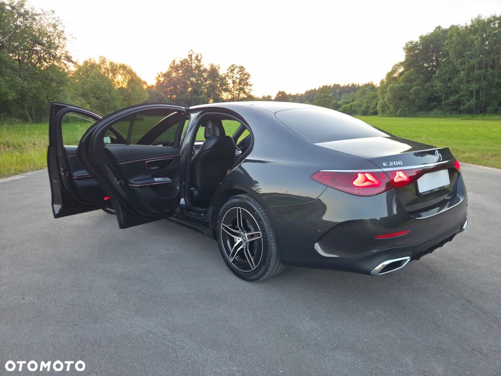 Mercedes-Benz Klasa E - 23