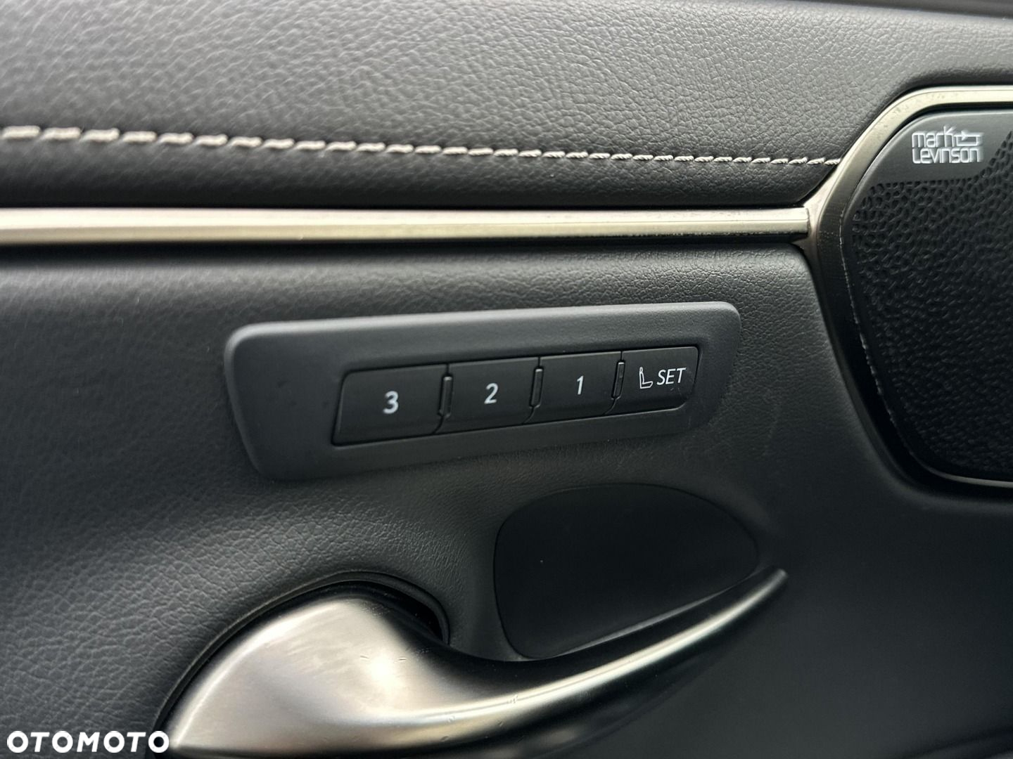 Lexus ES - 24