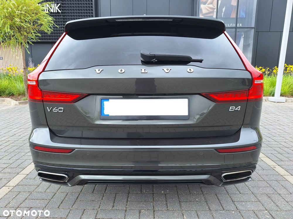 Volvo V60 B4 D R-Design - 10