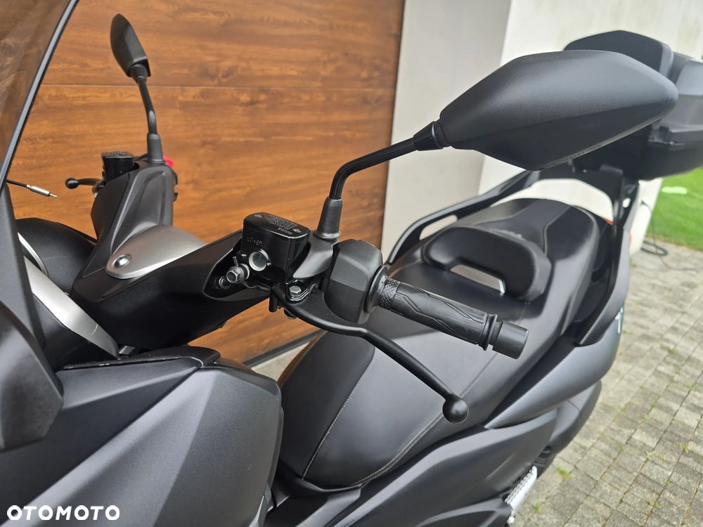 Yamaha X-max - 4