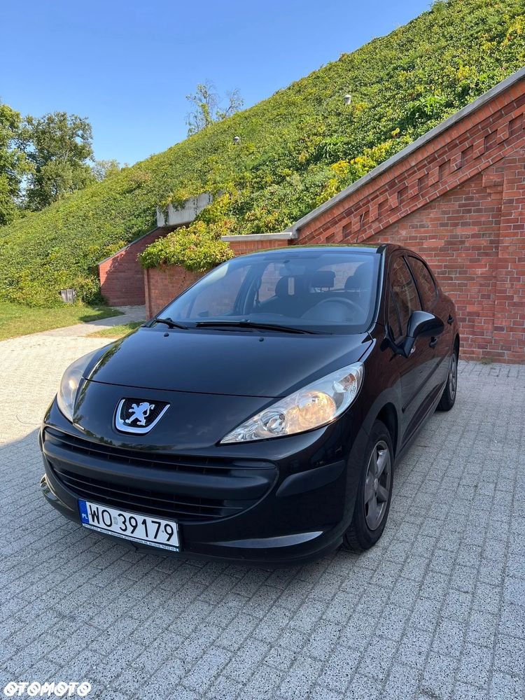 Peugeot 207 1.4 Presence Grand Prix - 2