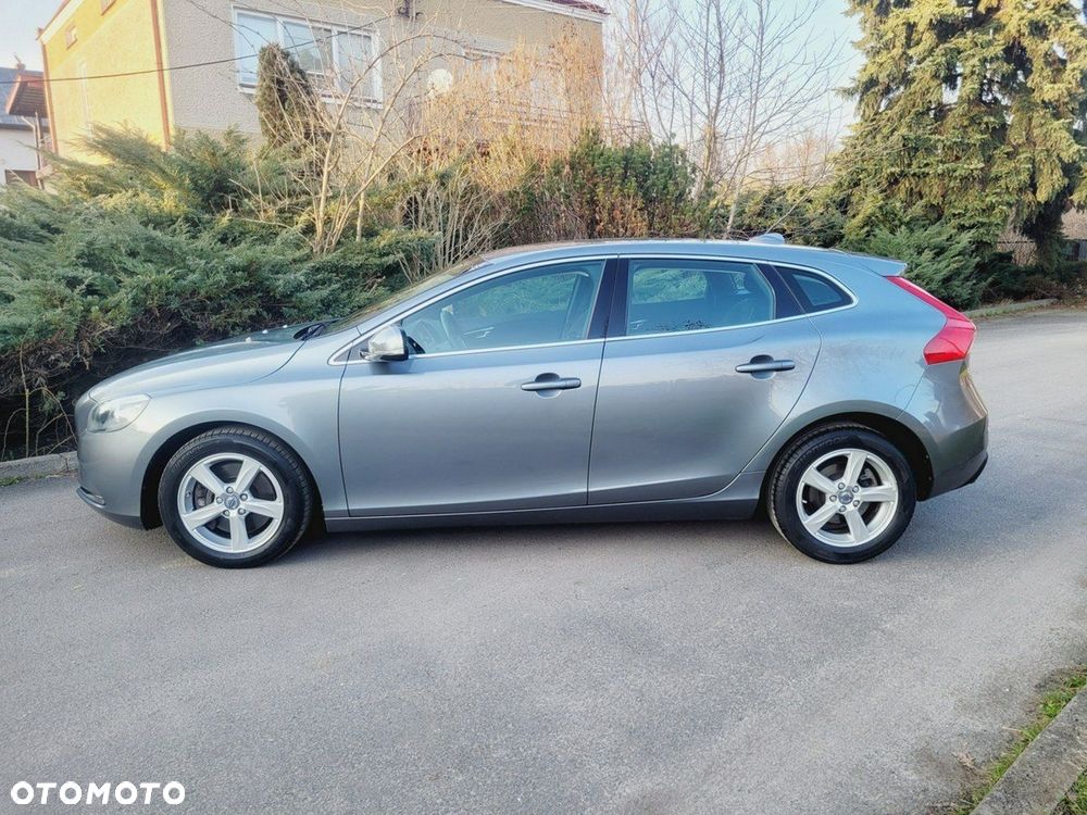 Volvo V40 D2 Momentum - 16