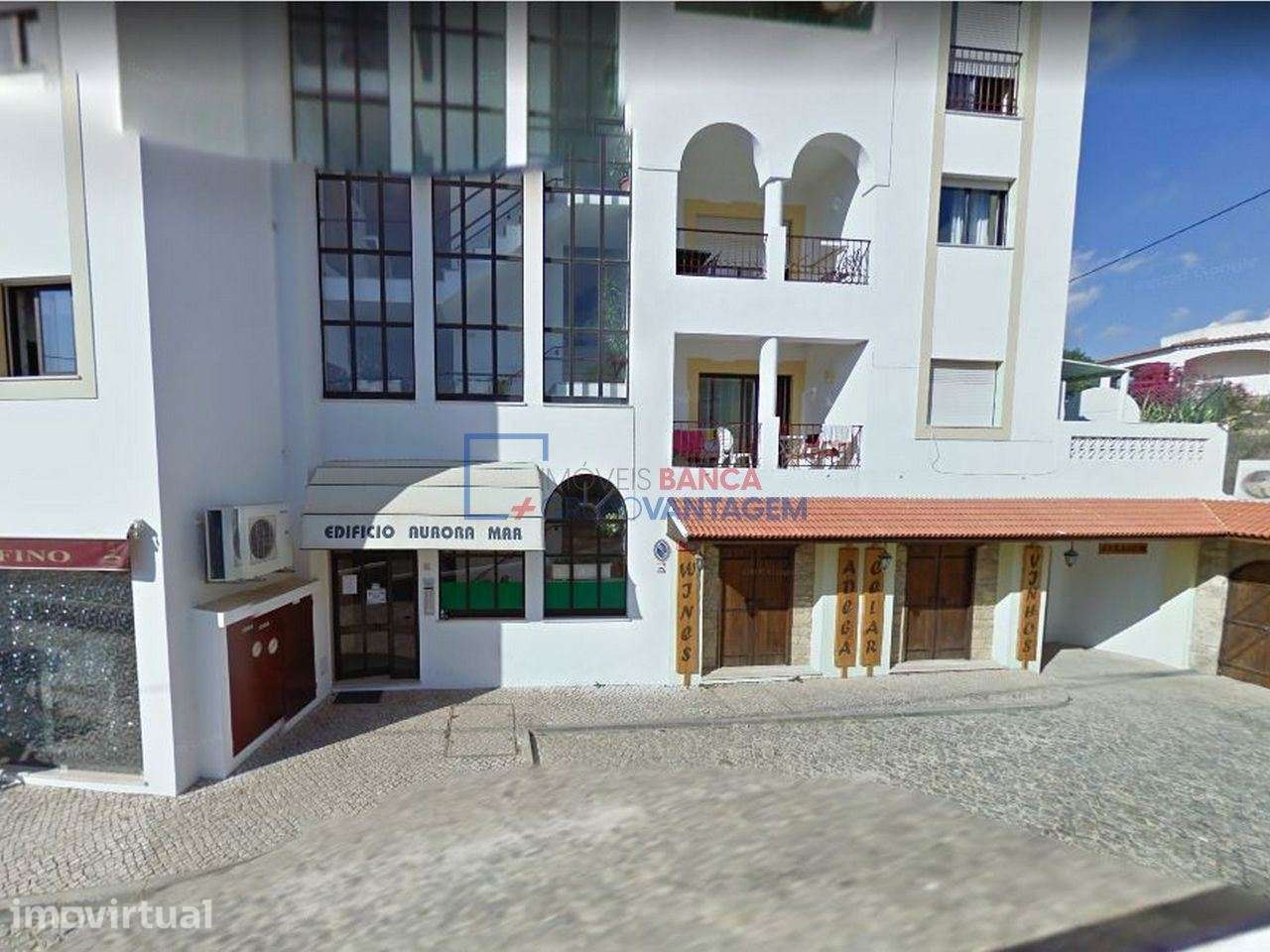 Parqueamento coberto com 787m² de Área Bruta em plena Praia do Carv... - Grande imagem: 3/14